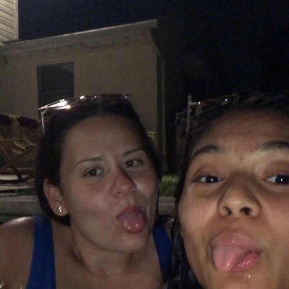 Meet your Posher, Hayleigh - Picture 3 of 4